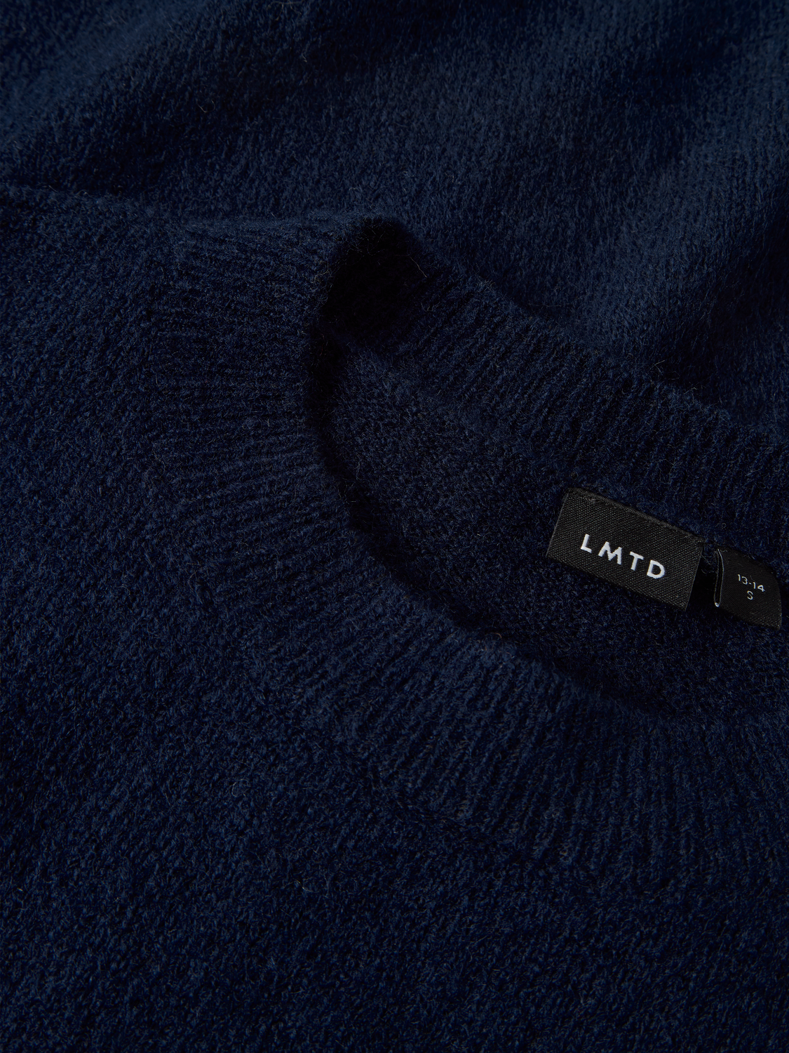 model_shot-front_full